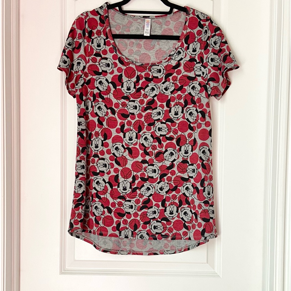 LulaRoe Classic Tee.